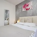 公寓 Charmante In Mit Eigener Terrasse By Interhome 巴斯卡