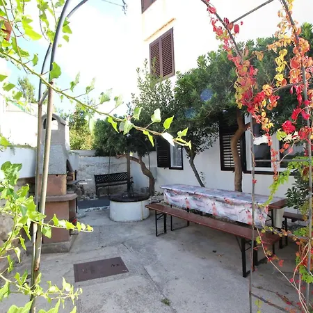 Charmante In Mit Eigener Terrasse By Interhome Apartment Baska (Krk)
