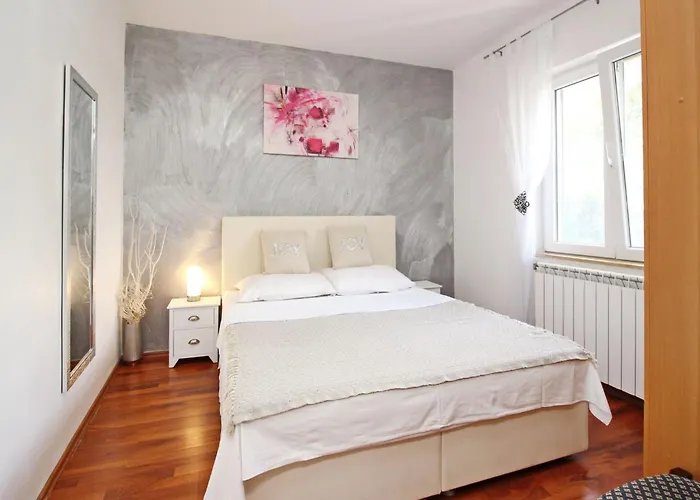 Charmante In Mit Eigener Terrasse By Interhome *