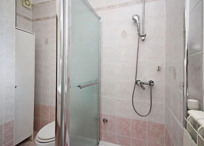 Apartman Charmante In Mit Eigener Terrasse By Interhome