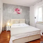Charmante In Mit Eigener Terrasse By Interhome *