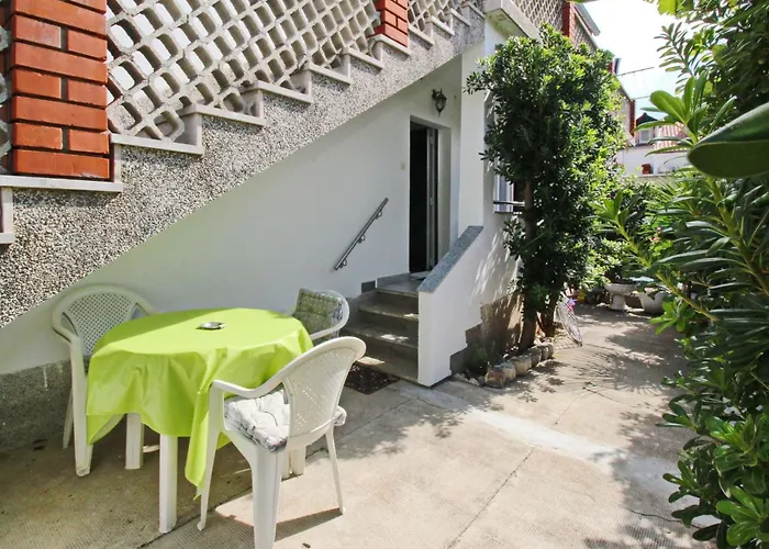 דירה Charmante In Mit Eigener Terrasse By Interhome *